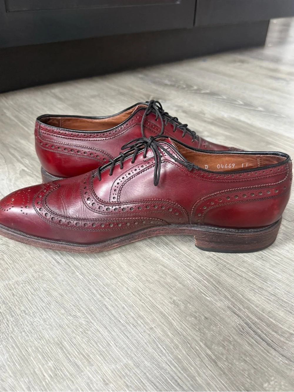 Vintage Allen Edmonds McAllister Burgundy Leather Wingtip Oxford Dress Shoes